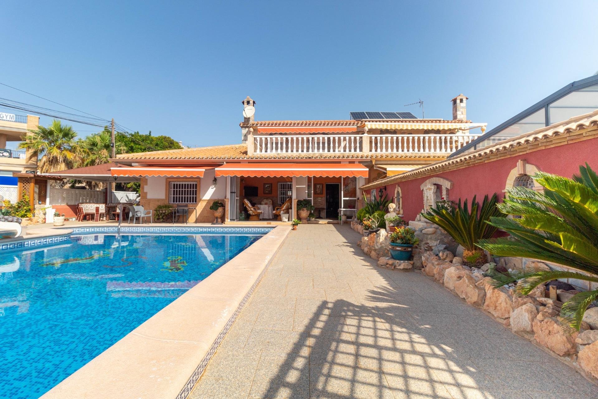 Resale - Villa - Orihuela Costa - La Regia