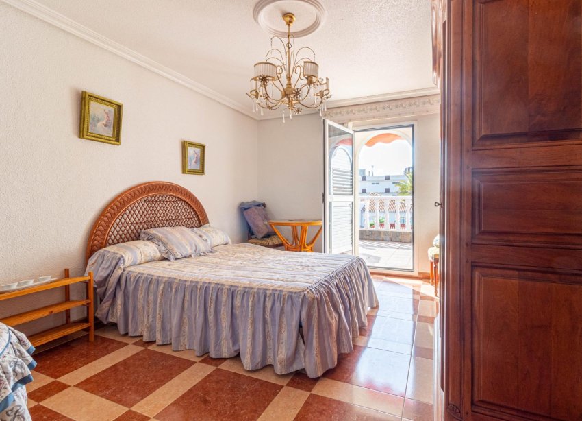 Resale - Villa - Orihuela Costa - La Regia