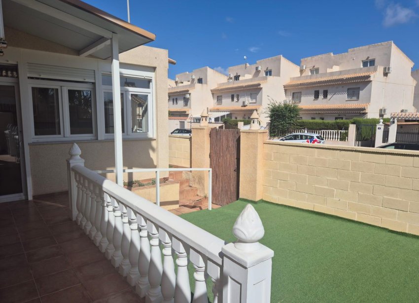 Resale - Villa - Orihuela Costa - La Zenia- Orihuela costa