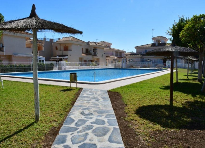 Resale - Villa - Orihuela Costa - La Zenia- Orihuela costa