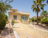 Resale - Villa - Orihuela Costa - La Zenia