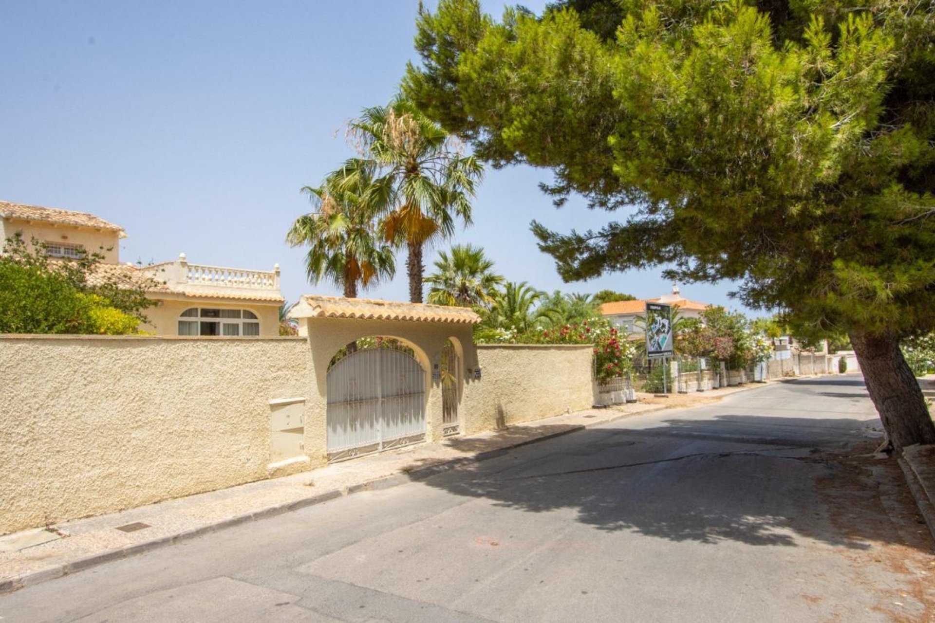 Resale - Villa - Orihuela Costa - La Zenia