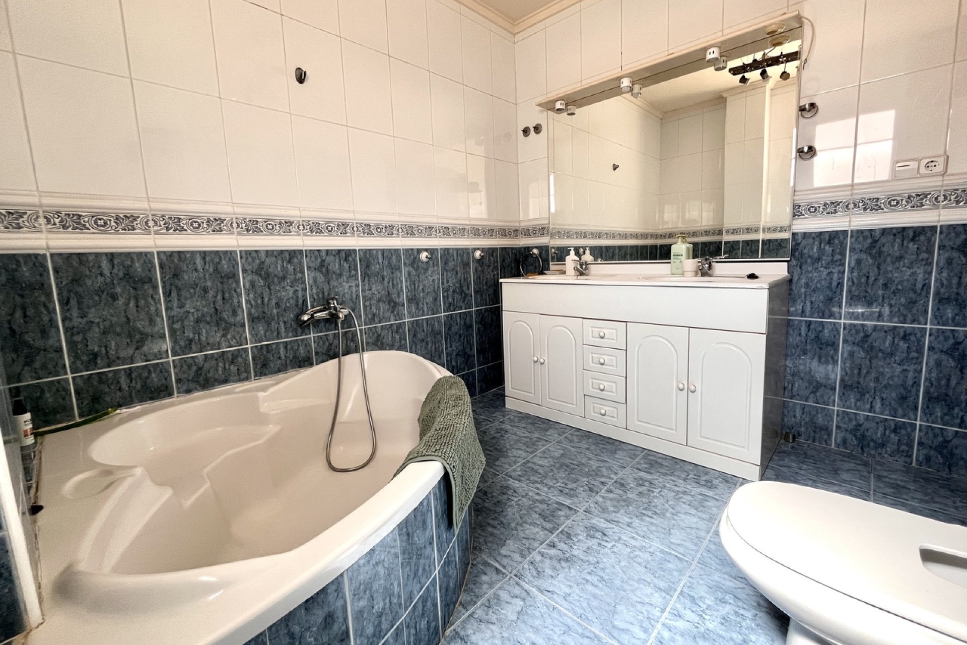 Resale - Villa - Orihuela Costa - La Zenia