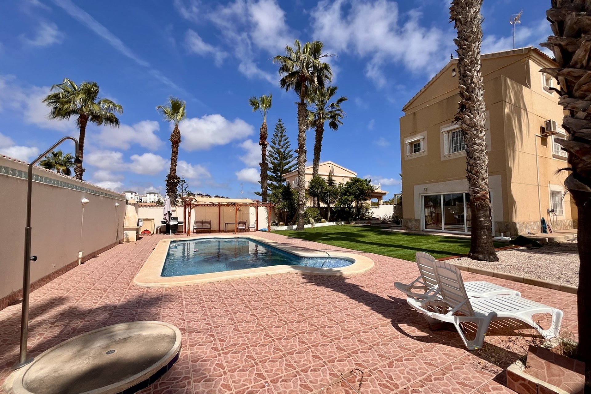 Resale - Villa - Orihuela Costa - La Zenia