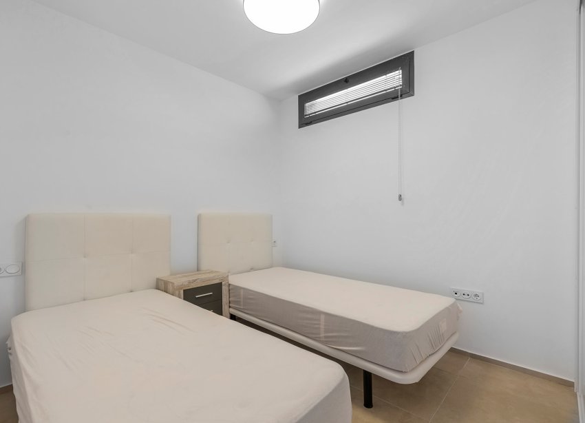 Resale - Villa - Orihuela Costa - La Zenia