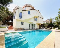 Resale - Villa - Orihuela Costa - La Zenia