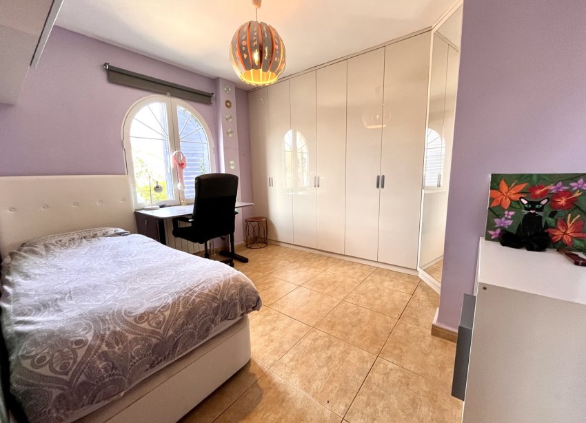 Resale - Villa - Orihuela Costa - La Zenia