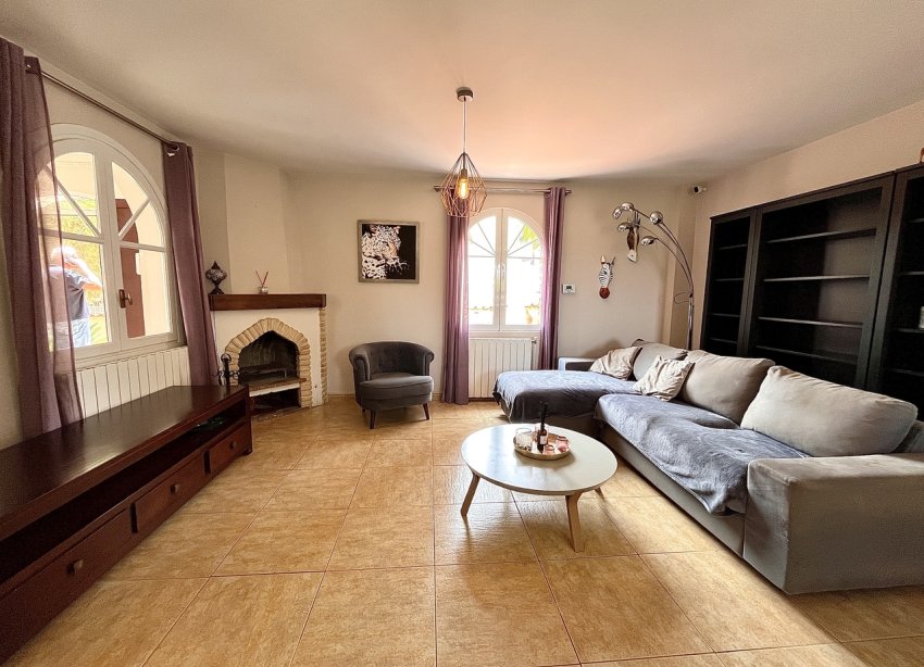 Resale - Villa - Orihuela Costa - La Zenia