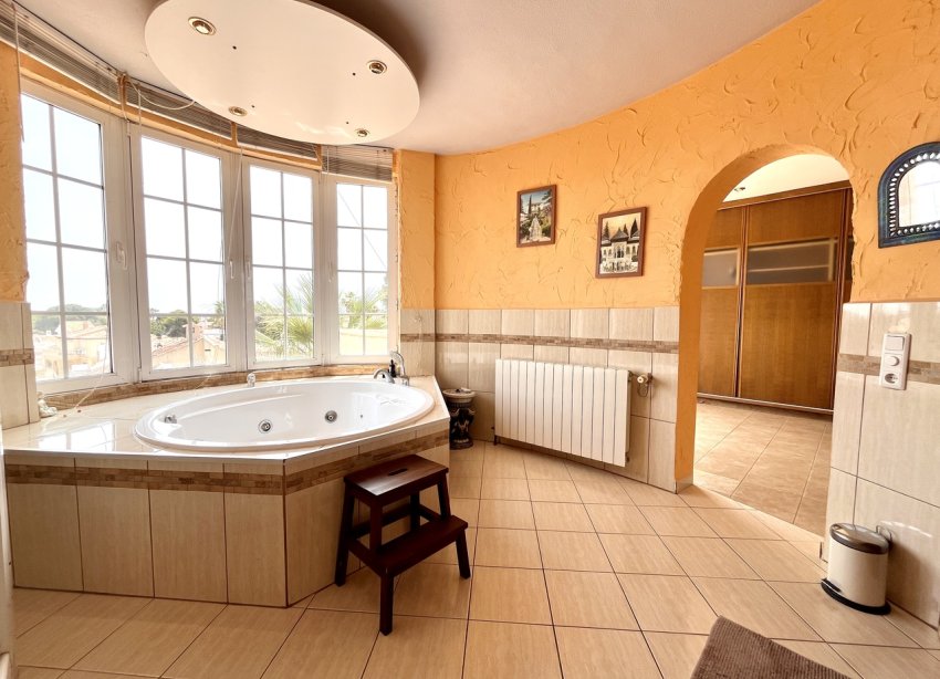 Resale - Villa - Orihuela Costa - La Zenia