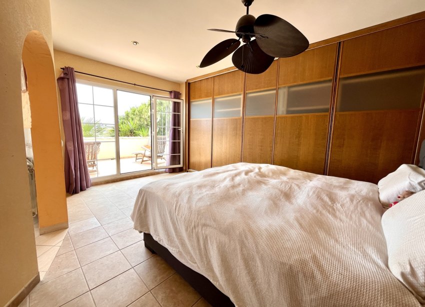 Resale - Villa - Orihuela Costa - La Zenia