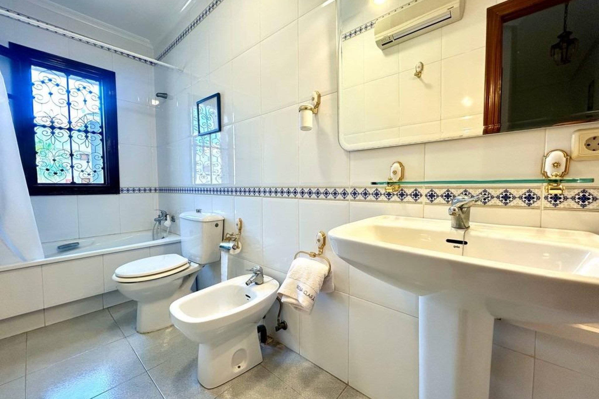 Resale - Villa - Orihuela Costa - La Zenia