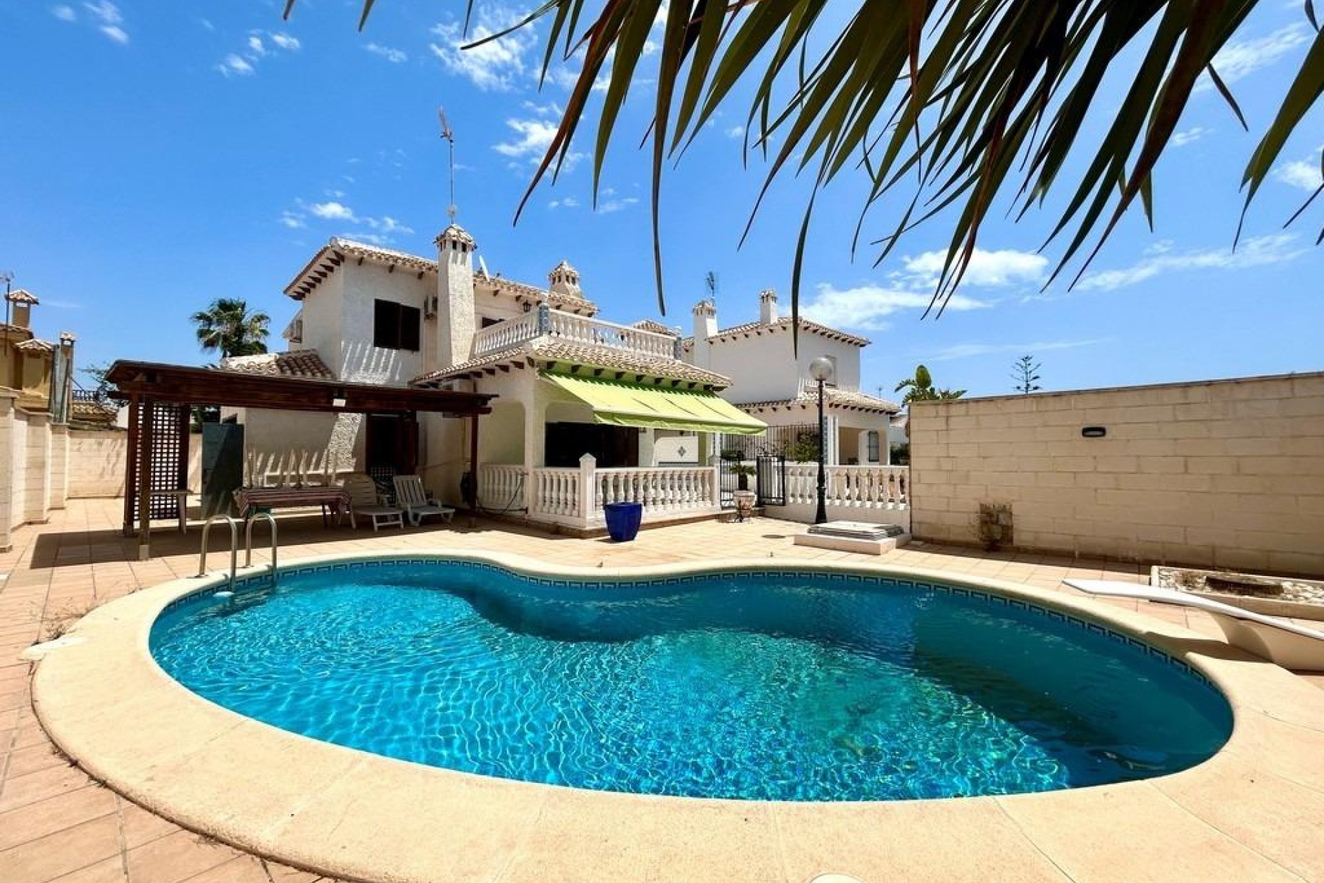 Resale - Villa - Orihuela Costa - La Zenia