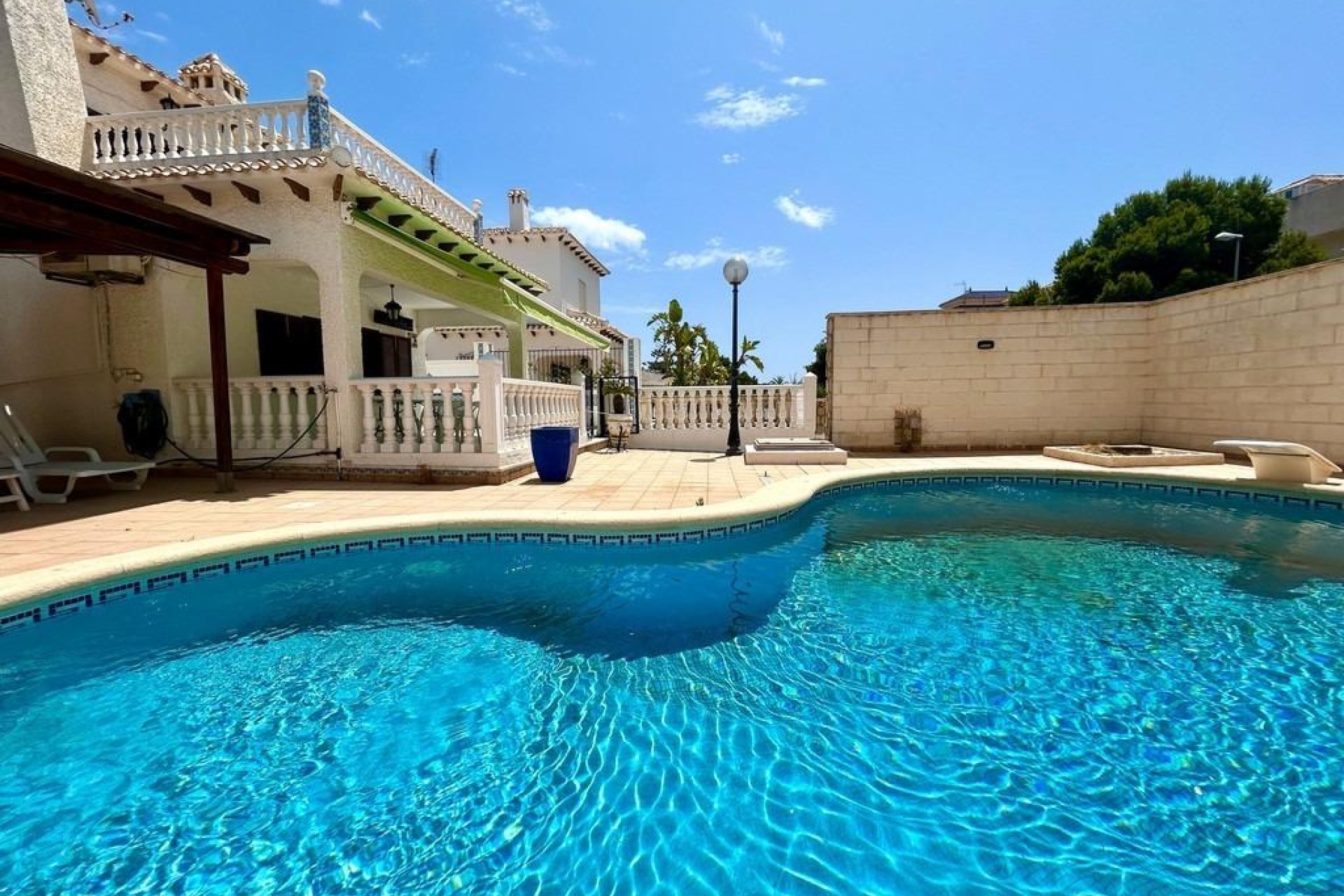 Resale - Villa - Orihuela Costa - La Zenia