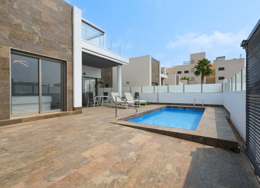Resale - Villa - Orihuela Costa - La Zenia