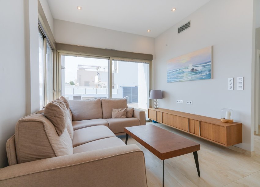 Resale - Villa - Orihuela Costa - La Zenia