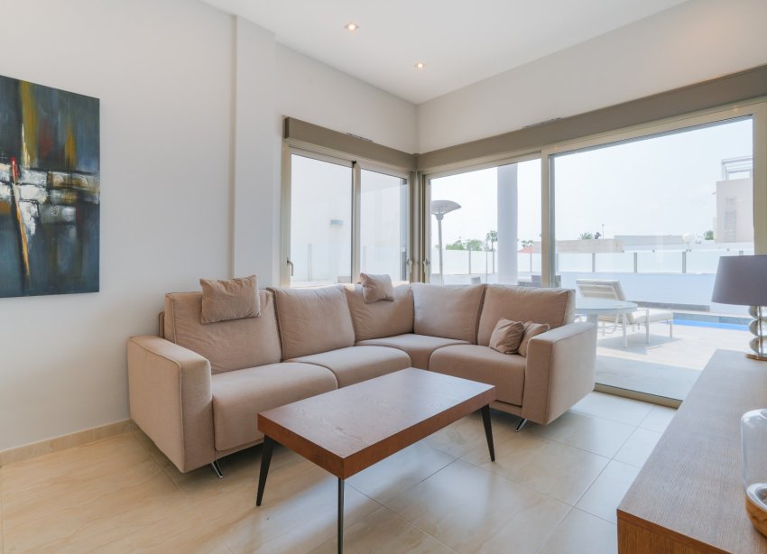 Resale - Villa - Orihuela Costa - La Zenia