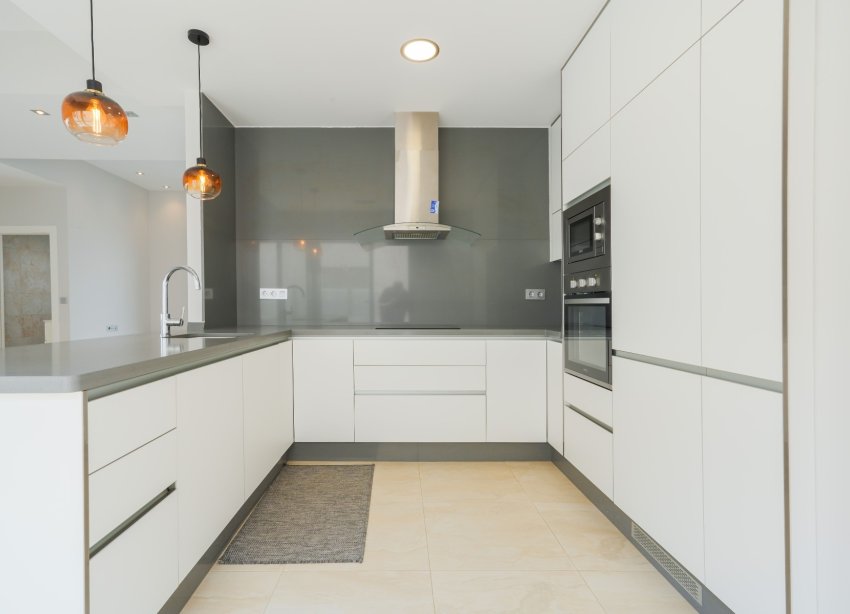 Resale - Villa - Orihuela Costa - La Zenia