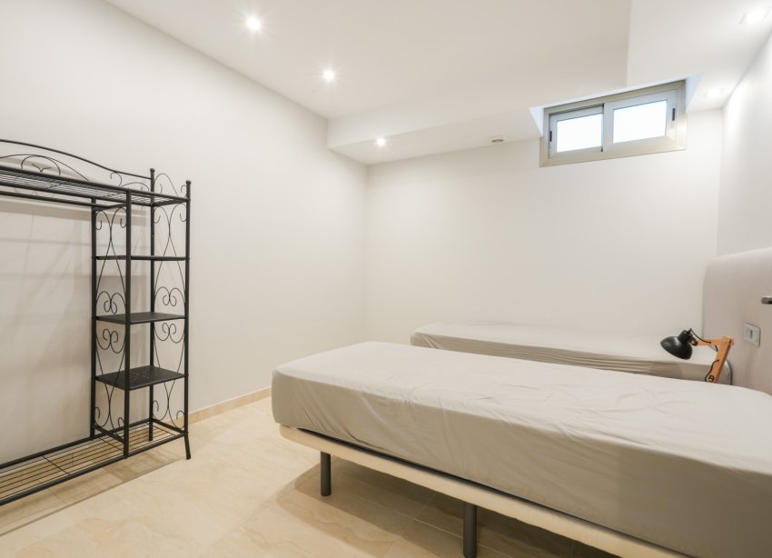 Resale - Villa - Orihuela Costa - La Zenia