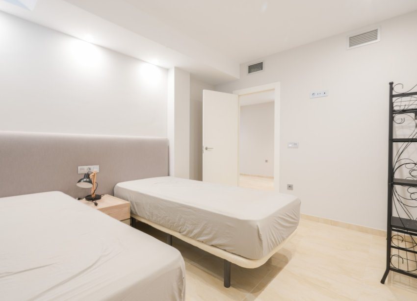 Resale - Villa - Orihuela Costa - La Zenia