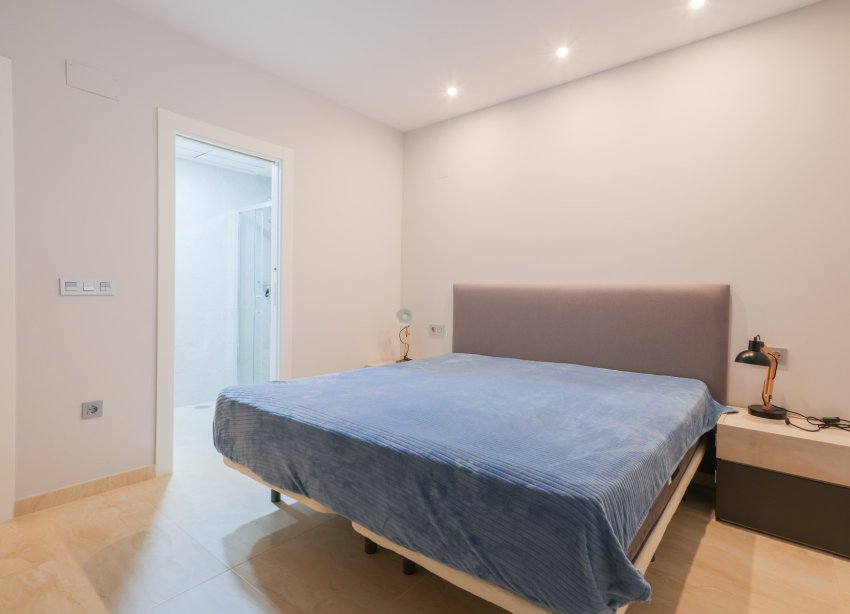 Resale - Villa - Orihuela Costa - La Zenia