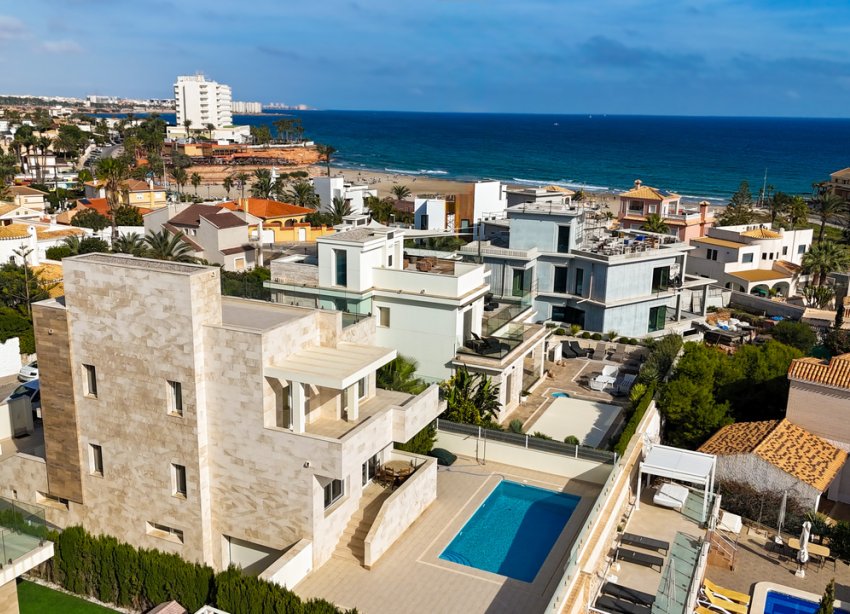 Resale - Villa - Orihuela Costa - La Zenia