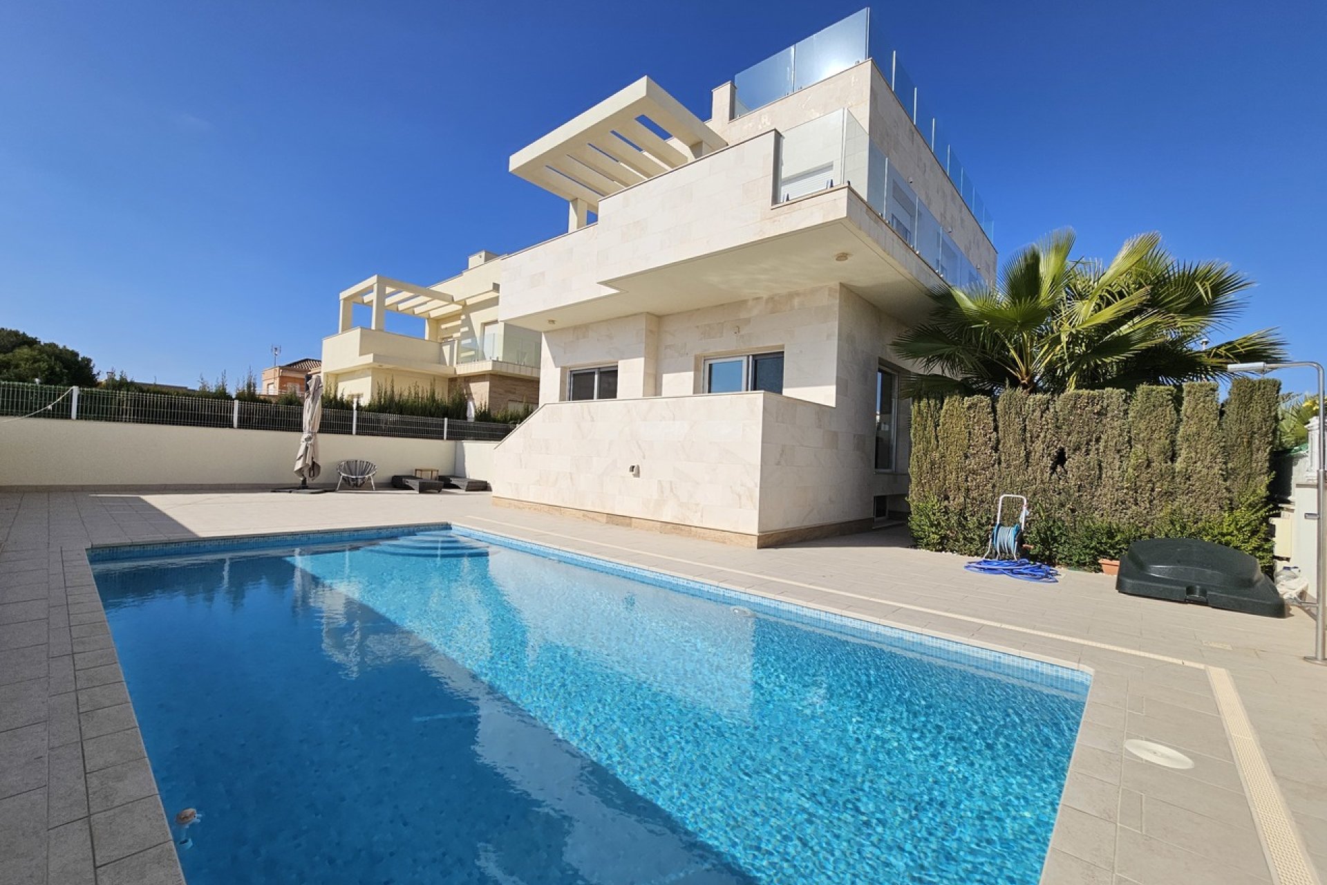 Resale - Villa - Orihuela Costa - La Zenia