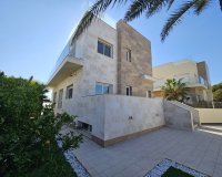 Resale - Villa - Orihuela Costa - La Zenia