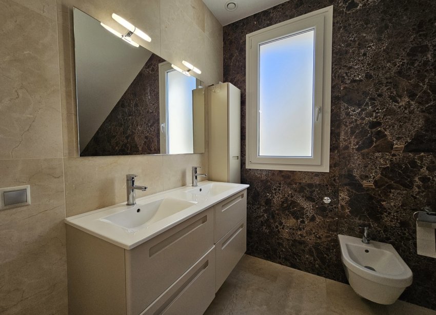 Resale - Villa - Orihuela Costa - La Zenia