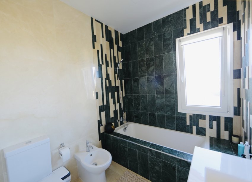 Resale - Villa - Orihuela Costa - La Zenia