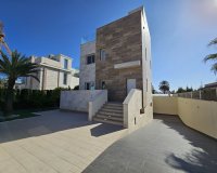 Resale - Villa - Orihuela Costa - La Zenia