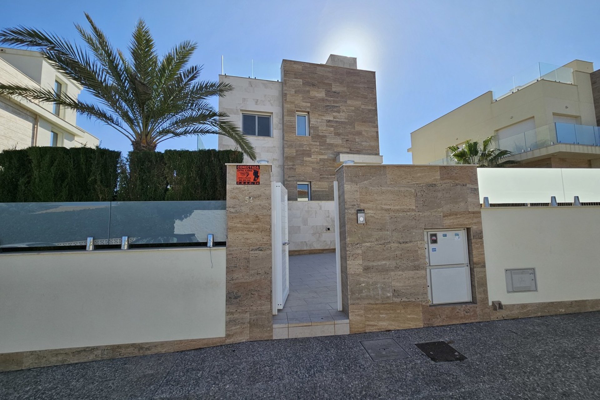 Resale - Villa - Orihuela Costa - La Zenia