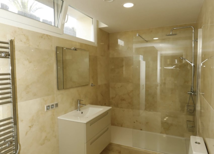 Resale - Villa - Orihuela Costa - La Zenia