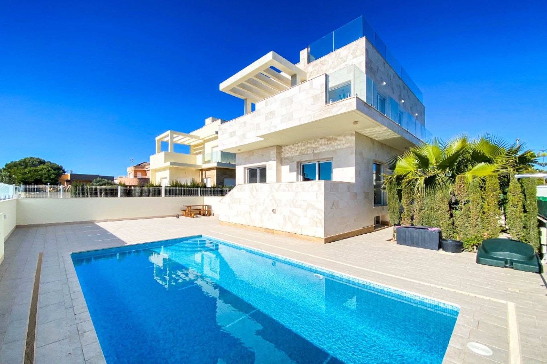 Resale - Villa - Orihuela Costa - La Zenia