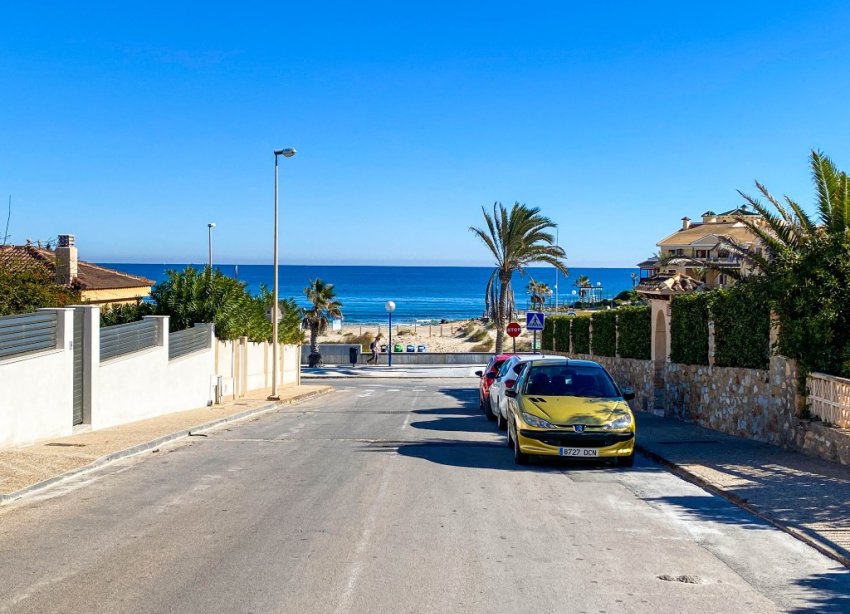 Resale - Villa - Orihuela Costa - La Zenia