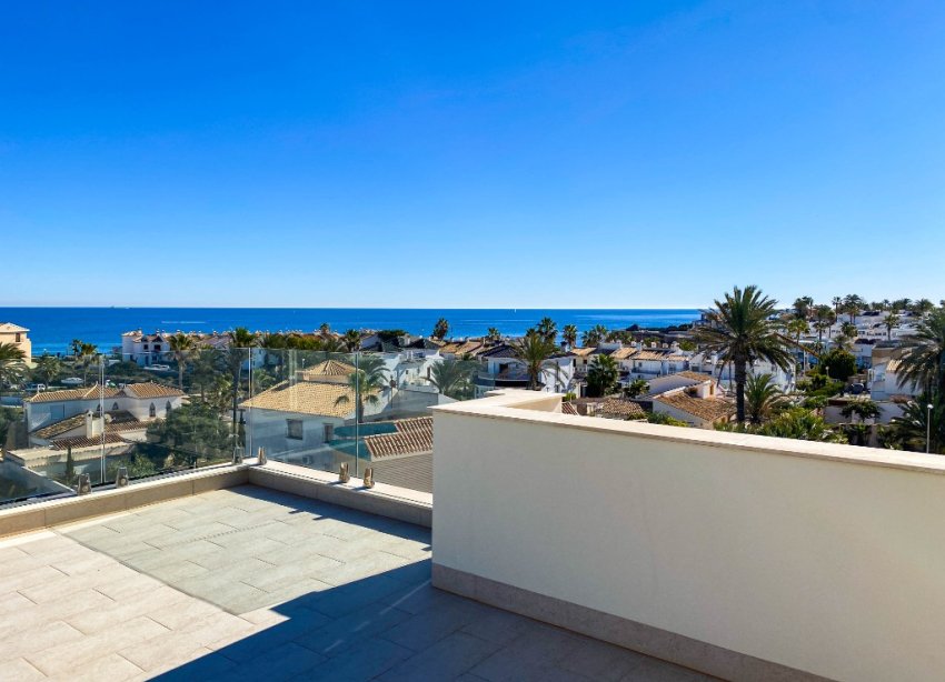 Resale - Villa - Orihuela Costa - La Zenia