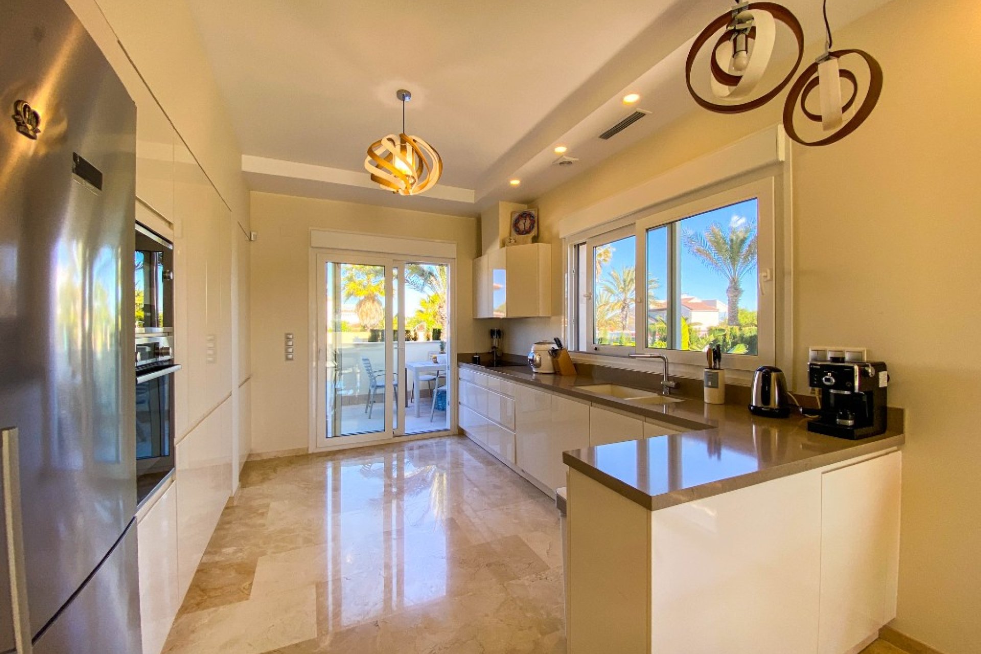 Resale - Villa - Orihuela Costa - La Zenia