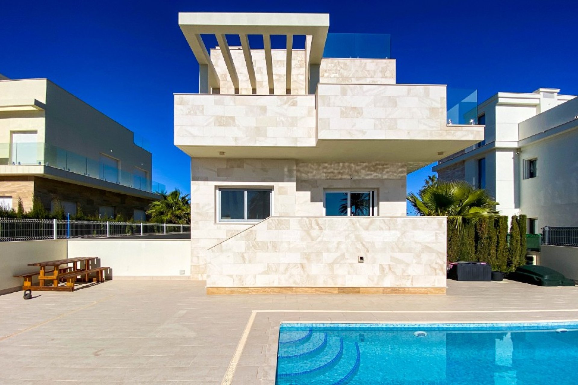 Resale - Villa - Orihuela Costa - La Zenia