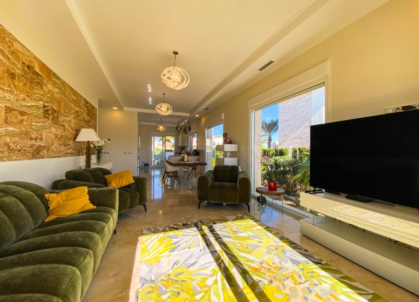 Resale - Villa - Orihuela Costa - La Zenia