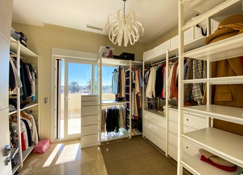 Resale - Villa - Orihuela Costa - La Zenia