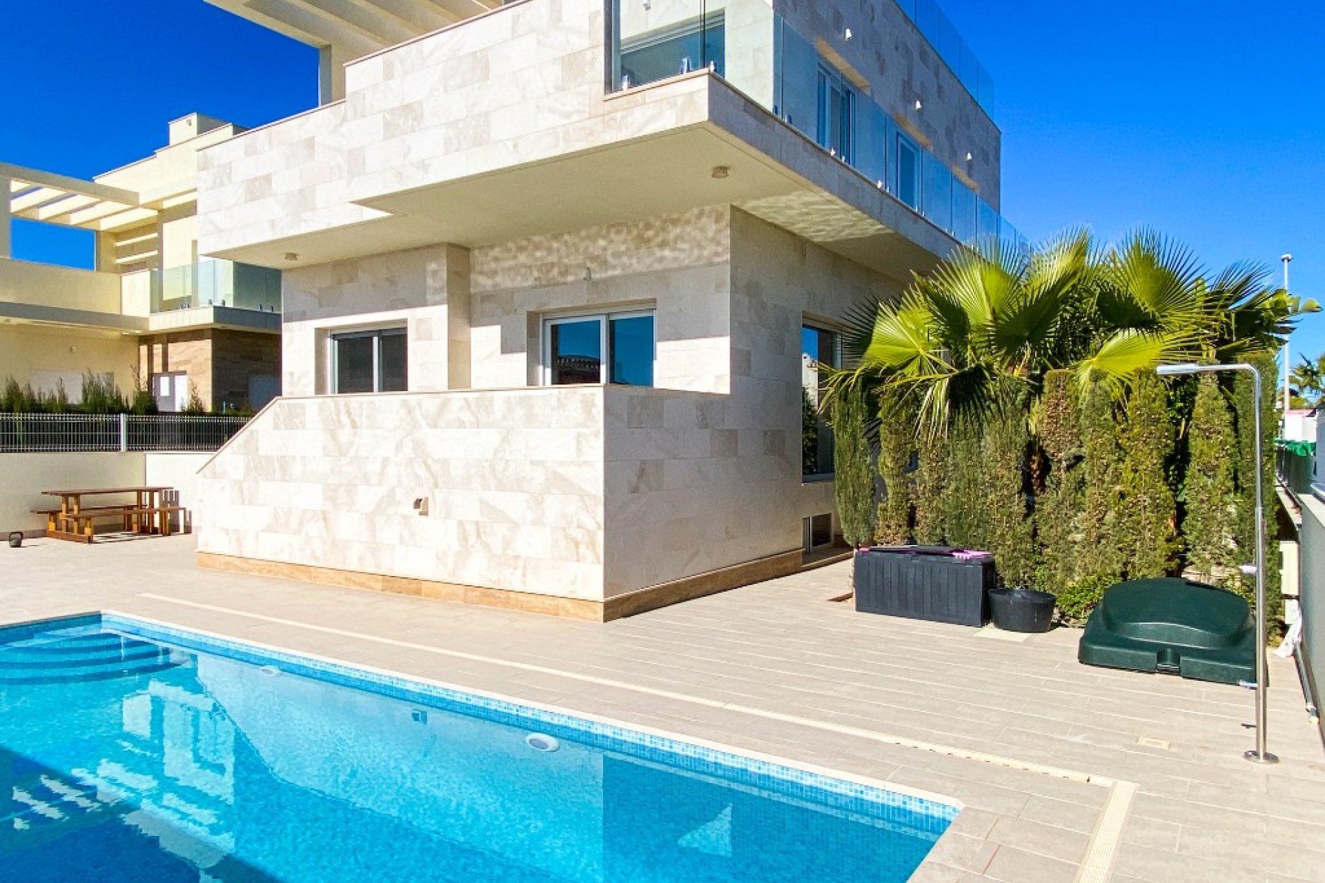 Resale - Villa - Orihuela Costa - La Zenia