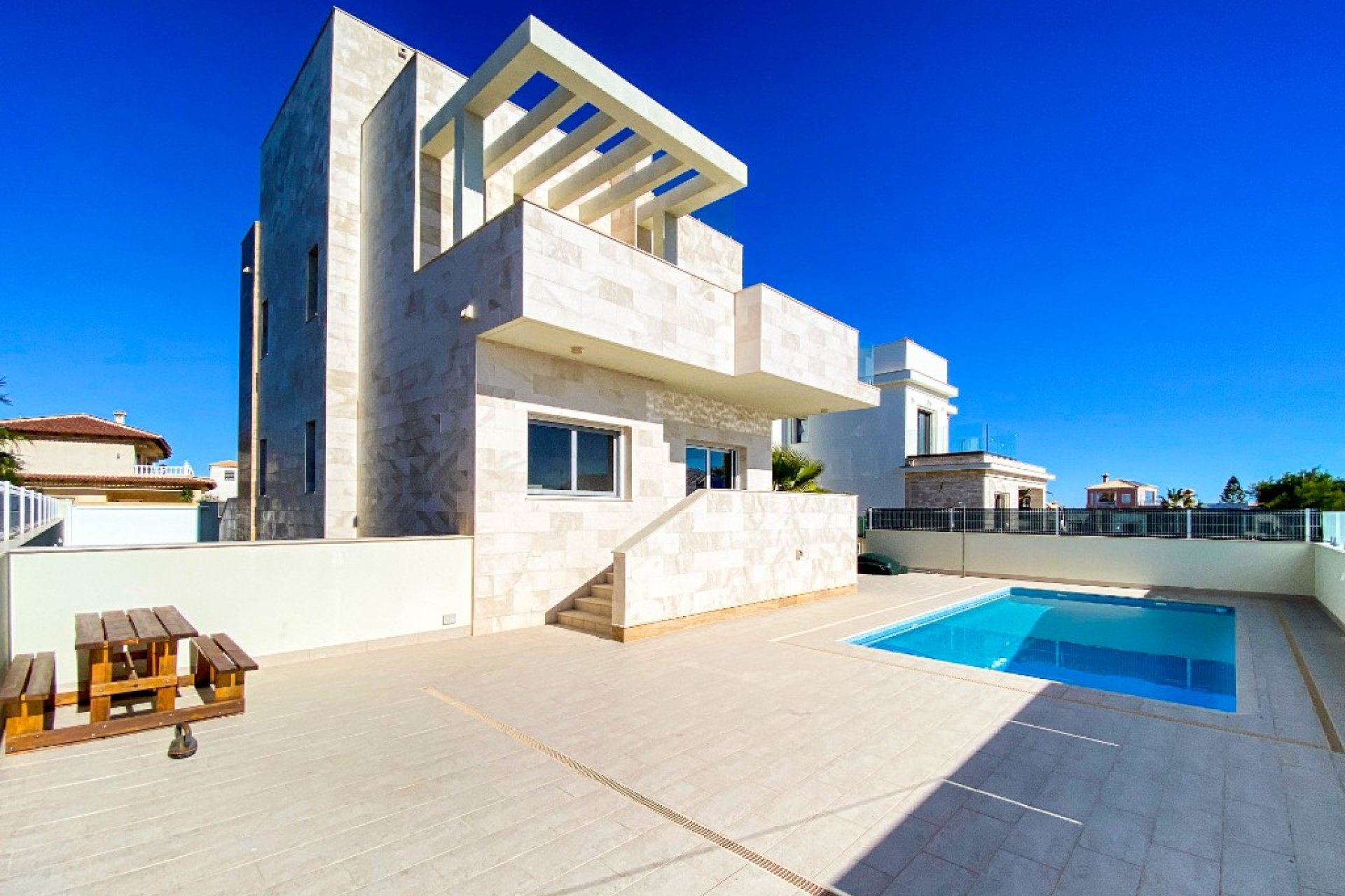 Resale - Villa - Orihuela Costa - La Zenia