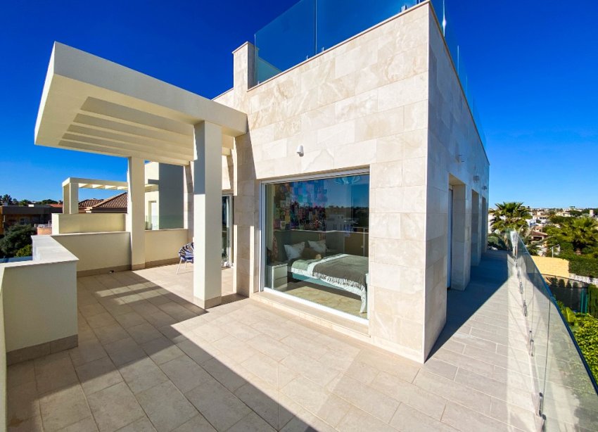 Resale - Villa - Orihuela Costa - La Zenia