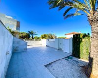 Resale - Villa - Orihuela Costa - La Zenia