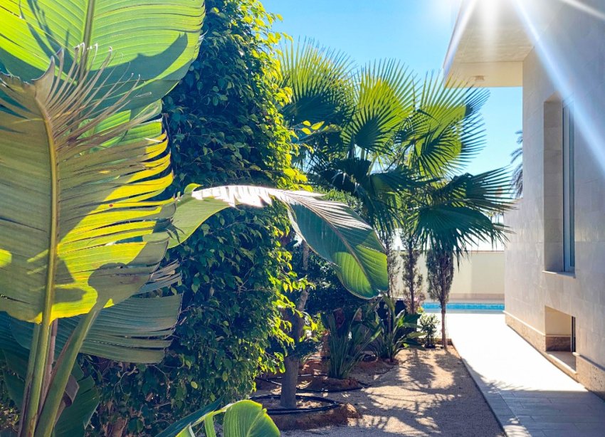 Resale - Villa - Orihuela Costa - La Zenia