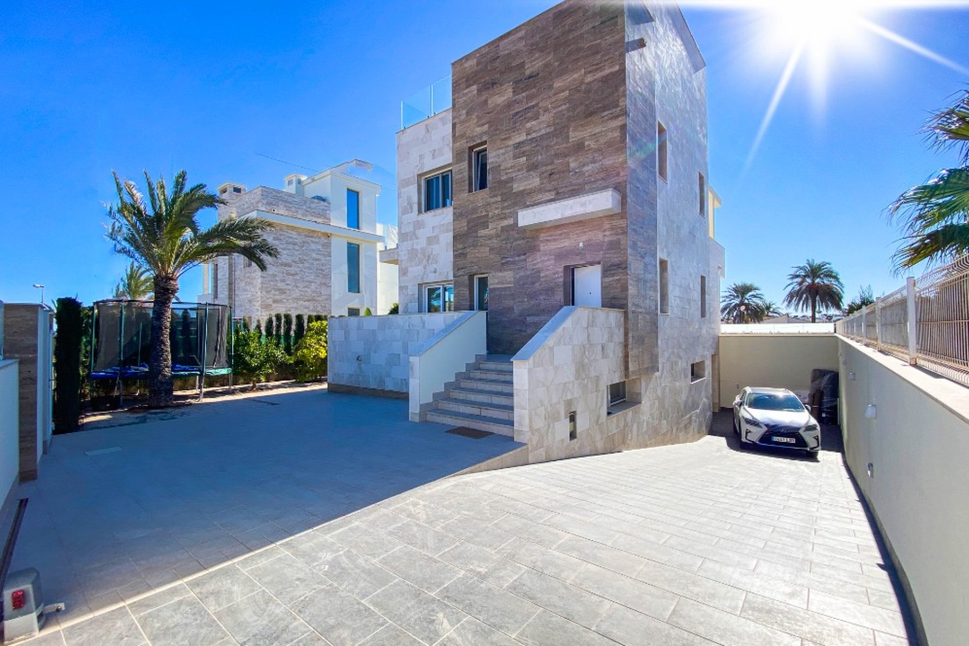 Resale - Villa - Orihuela Costa - La Zenia
