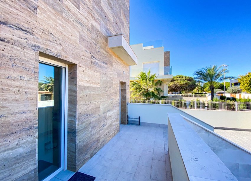 Resale - Villa - Orihuela Costa - La Zenia