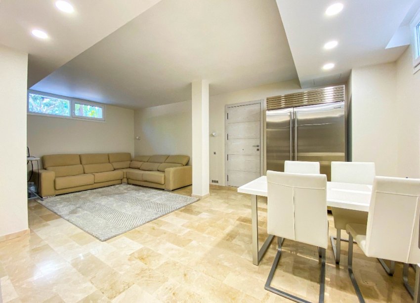 Resale - Villa - Orihuela Costa - La Zenia