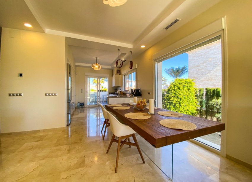 Resale - Villa - Orihuela Costa - La Zenia