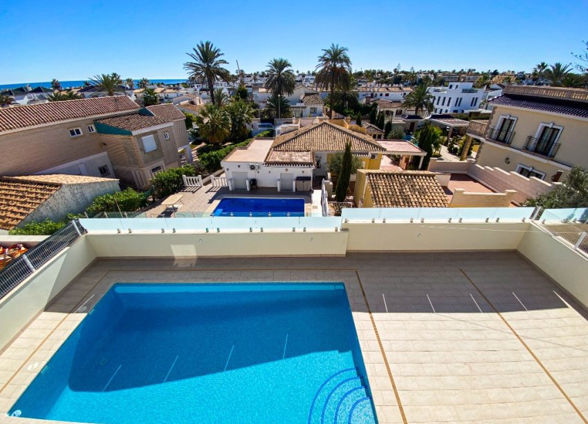 Resale - Villa - Orihuela Costa - La Zenia