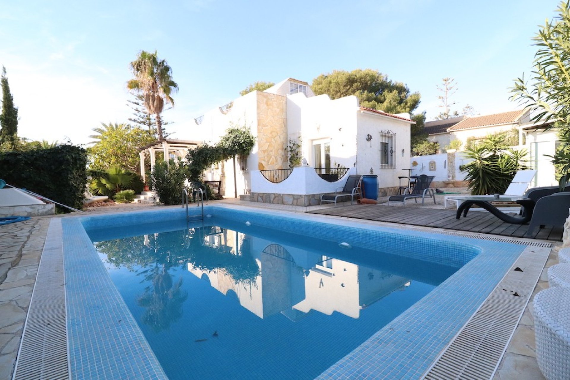 Resale - Villa - Orihuela Costa - La Zenia